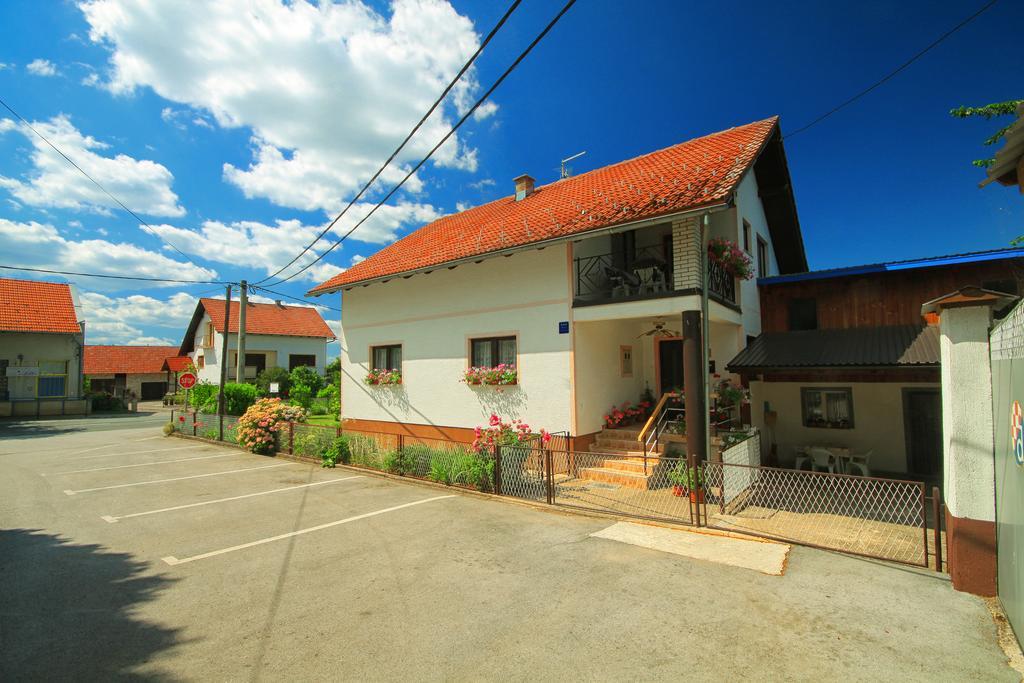 Apartman Josipa Dreznik Grad Ngoại thất bức ảnh
